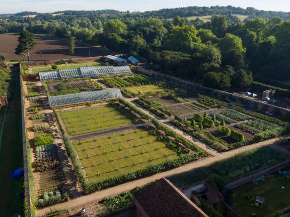 Alternative text should describe the visual content of the image.