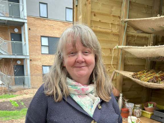 Alternative text should describe the visual content of the image.