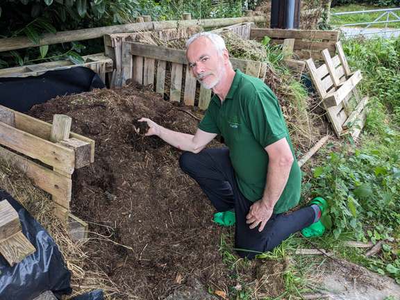 Alternative text should describe the visual content of the image.